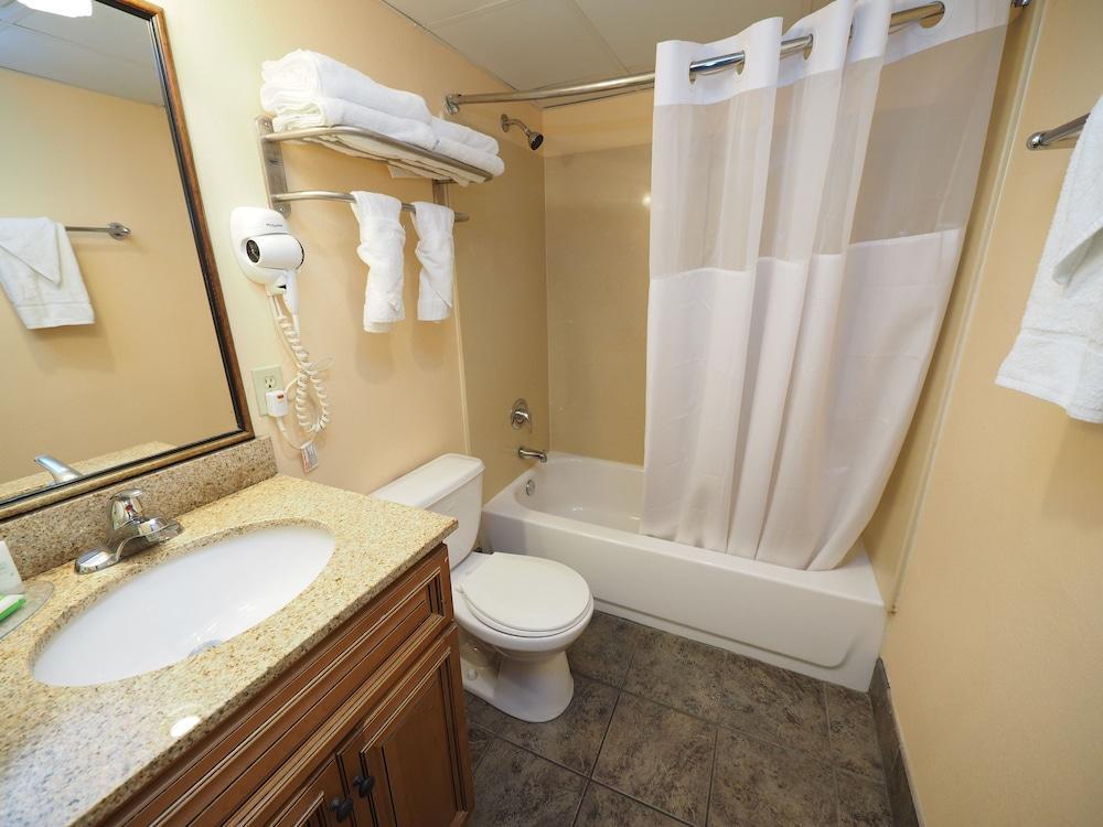 Marjac Suites Virginia Beach Oceanfront Exterior photo