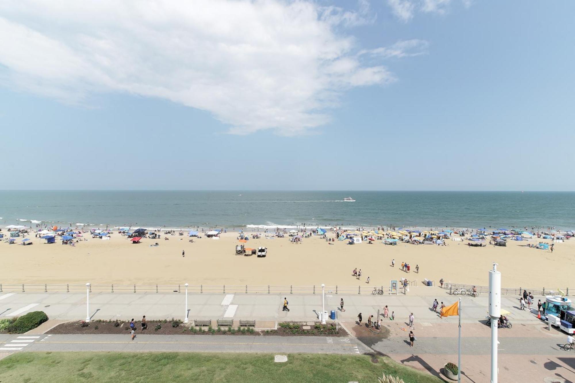 Marjac Suites Virginia Beach Oceanfront Exterior photo