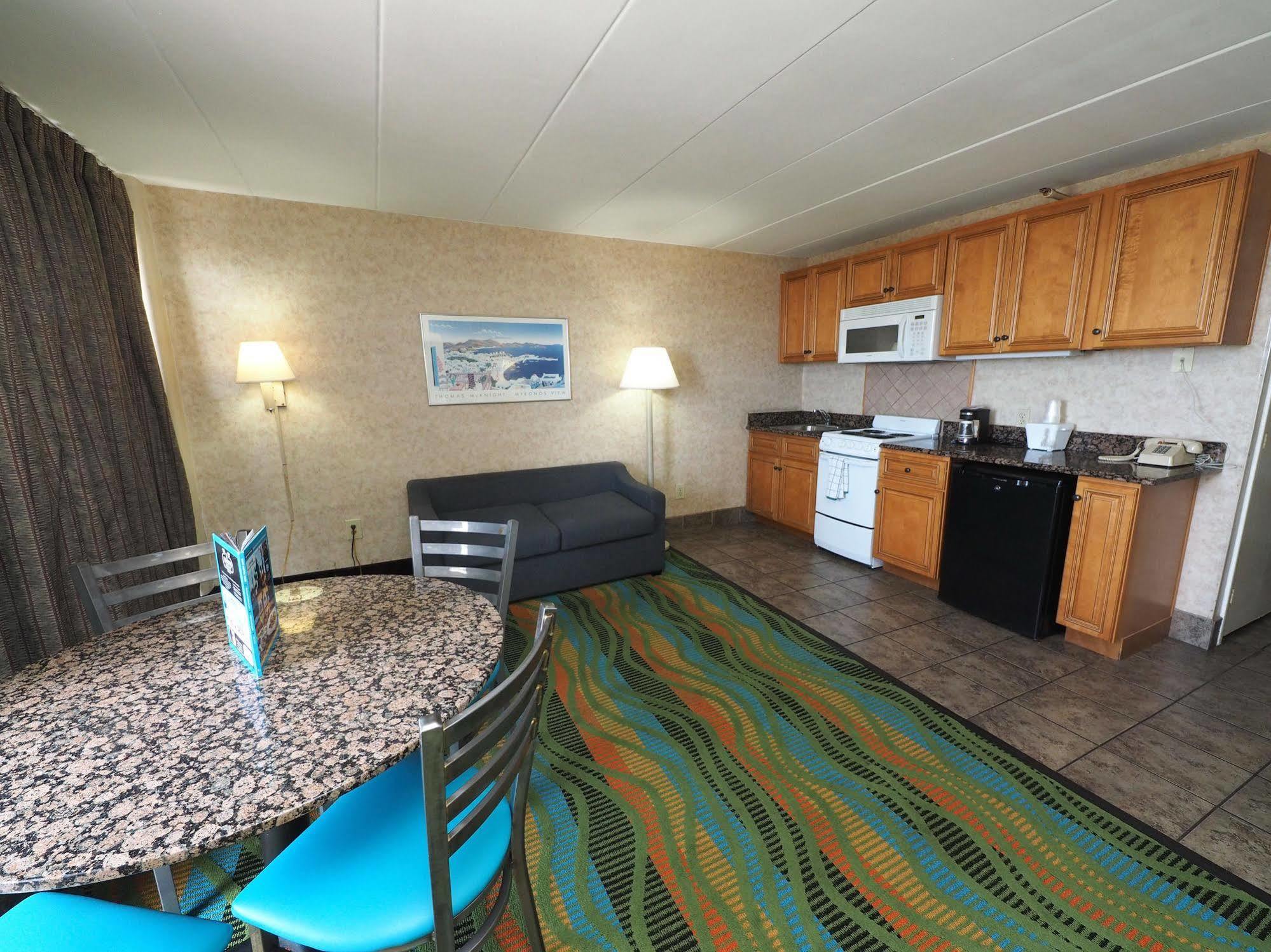 Marjac Suites Virginia Beach Oceanfront Exterior photo