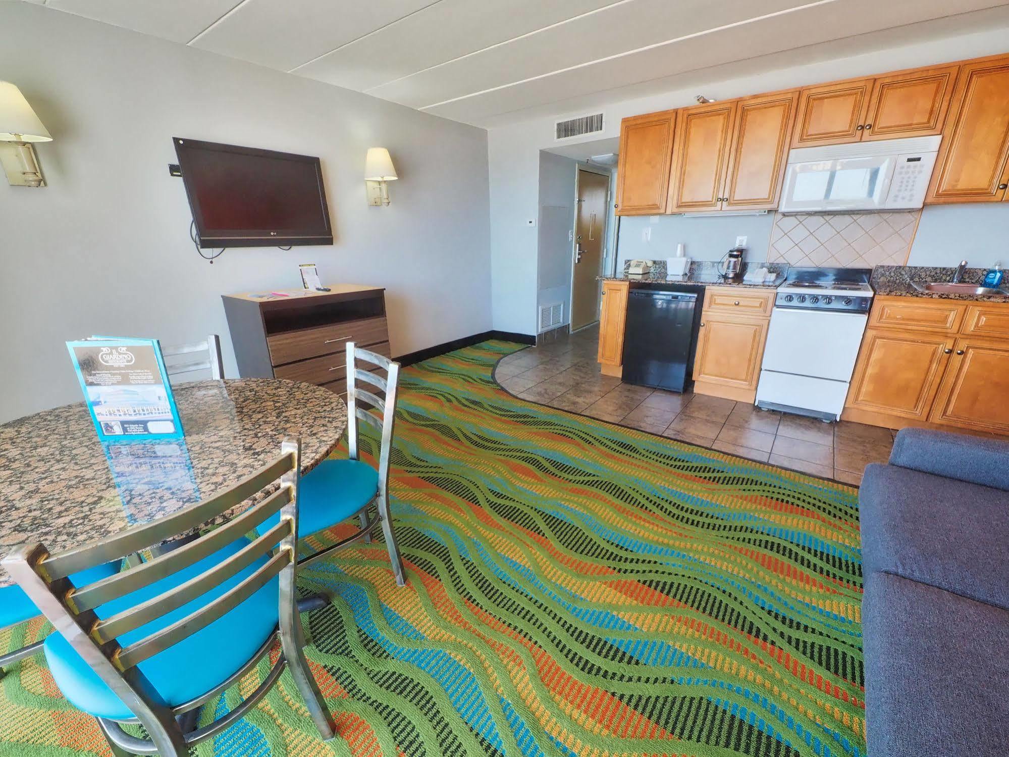 Marjac Suites Virginia Beach Oceanfront Exterior photo